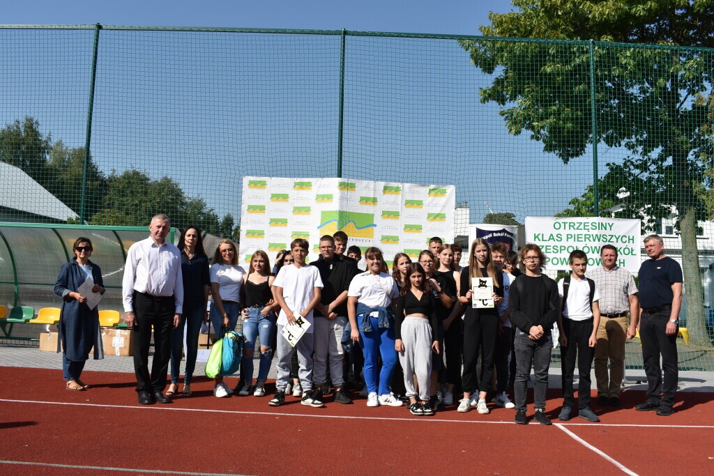 Otrzęsiny Klas Pierwszych z Zespołów Szkół Powiatowych [26.09.2023] - zdjęcie #3 - eOstroleka.pl