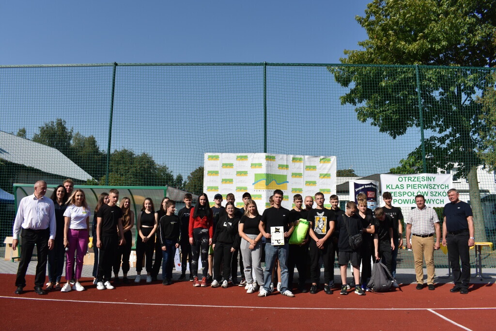 Otrzęsiny Klas Pierwszych z Zespołów Szkół Powiatowych [26.09.2023] - zdjęcie #2 - eOstroleka.pl