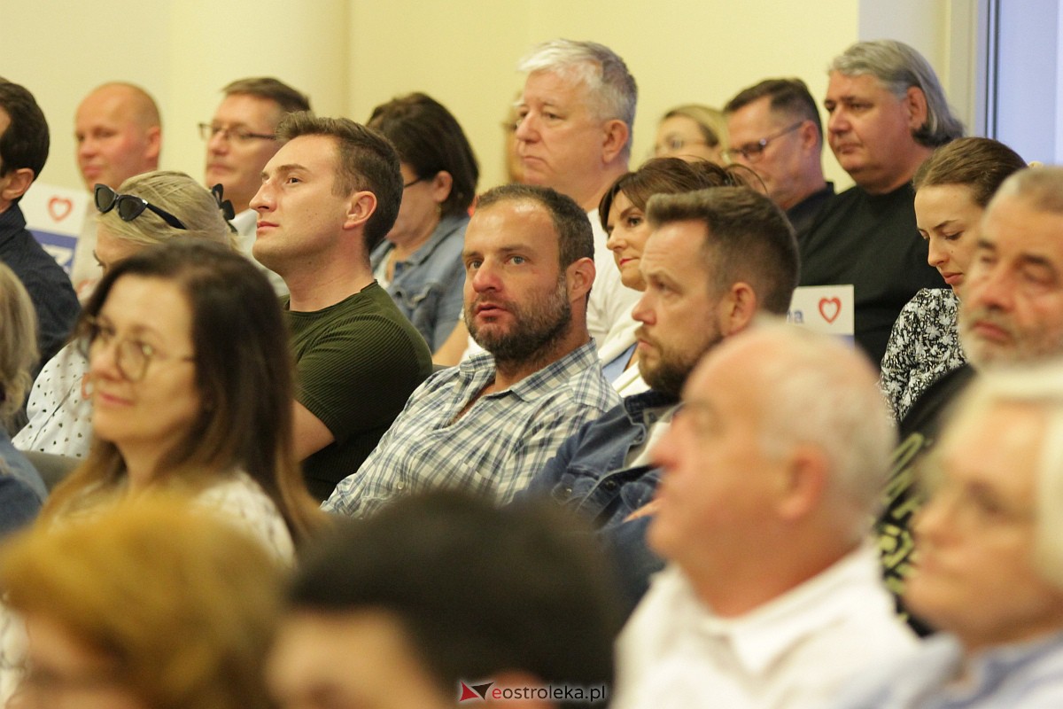 Spotkanie kandydatów KO z wyborcami w Ostrołęce [26.09.2023] - zdjęcie #53 - eOstroleka.pl