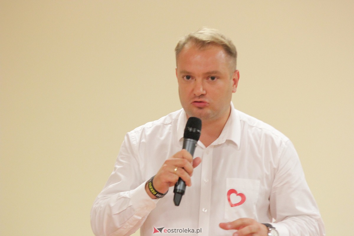Spotkanie kandydatów KO z wyborcami w Ostrołęce [26.09.2023] - zdjęcie #1 - eOstroleka.pl