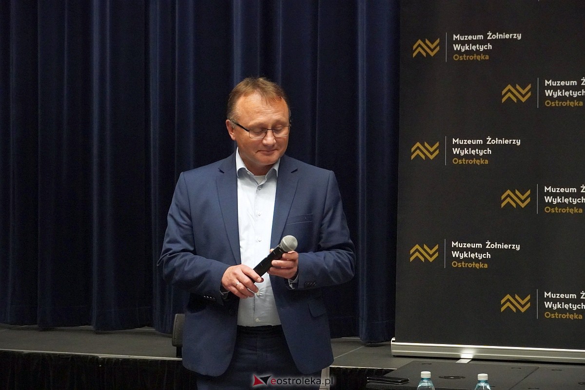 Wykład Marka Budzisza w Muzeum Żołnierzy Wyklętych [26.09.2023] - zdjęcie #32 - eOstroleka.pl