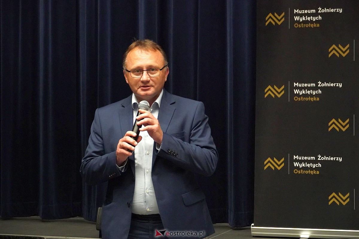 Wykład Marka Budzisza w Muzeum Żołnierzy Wyklętych [26.09.2023] - zdjęcie #31 - eOstroleka.pl
