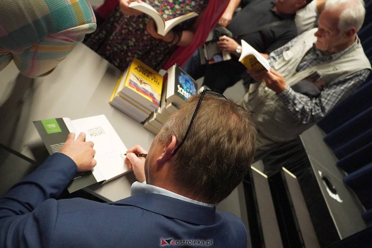 Wykład Marka Budzisza w Muzeum Żołnierzy Wyklętych [26.09.2023] - zdjęcie #21 - eOstroleka.pl