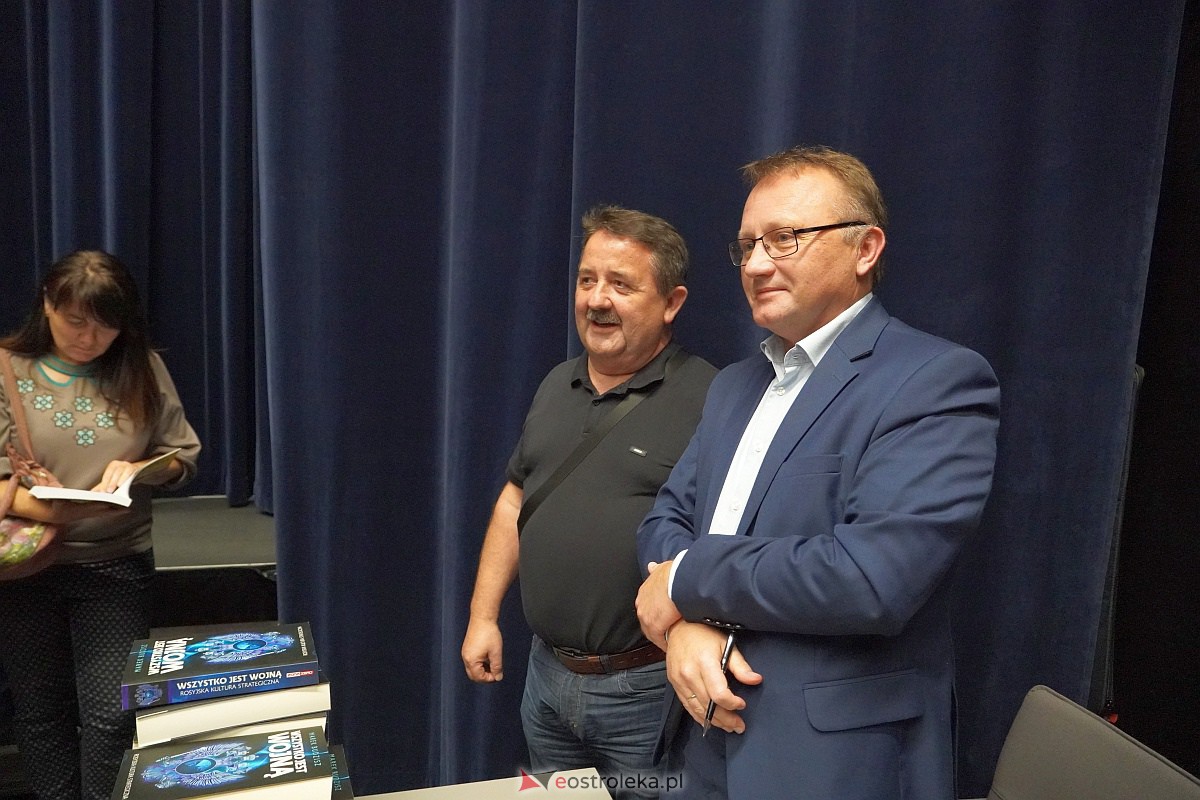 Wykład Marka Budzisza w Muzeum Żołnierzy Wyklętych [26.09.2023] - zdjęcie #15 - eOstroleka.pl