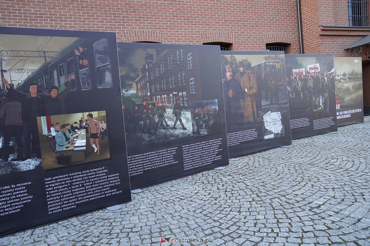Otwarcie wystawy „Solidarność do wojska!” w Muzeum Żołnierzy Wyklętych [27.09.2023] - zdjęcie #28 - eOstroleka.pl