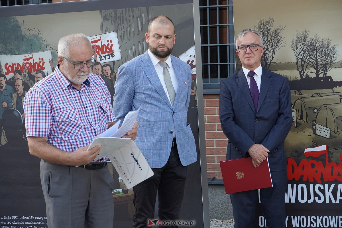 Otwarcie wystawy „Solidarność do wojska!” w Muzeum Żołnierzy Wyklętych [27.09.2023] - zdjęcie #25 - eOstroleka.pl