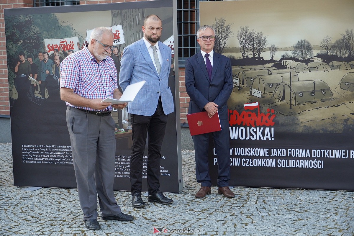 Otwarcie wystawy „Solidarność do wojska!” w Muzeum Żołnierzy Wyklętych [27.09.2023] - zdjęcie #24 - eOstroleka.pl