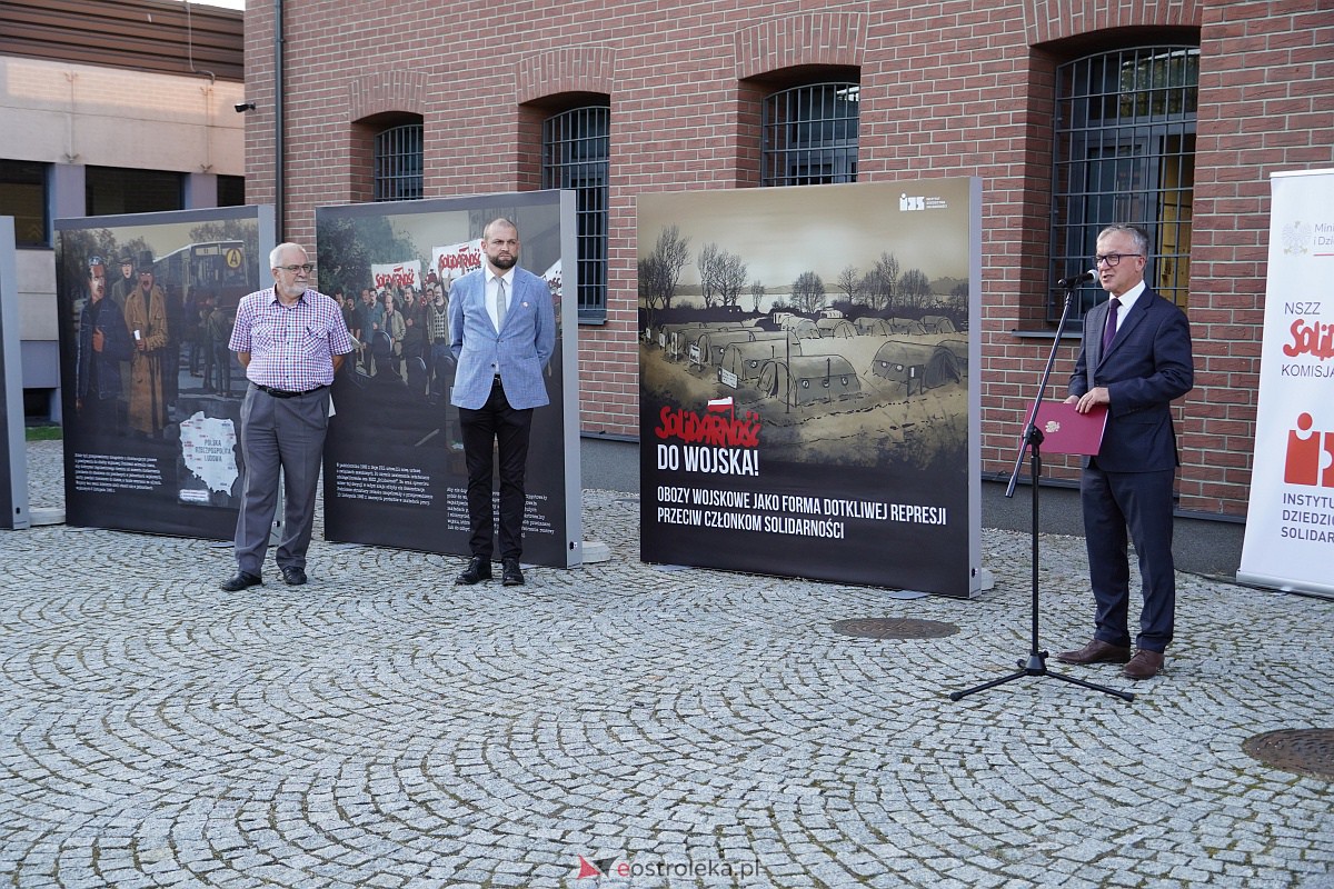 Otwarcie wystawy „Solidarność do wojska!” w Muzeum Żołnierzy Wyklętych [27.09.2023] - zdjęcie #13 - eOstroleka.pl