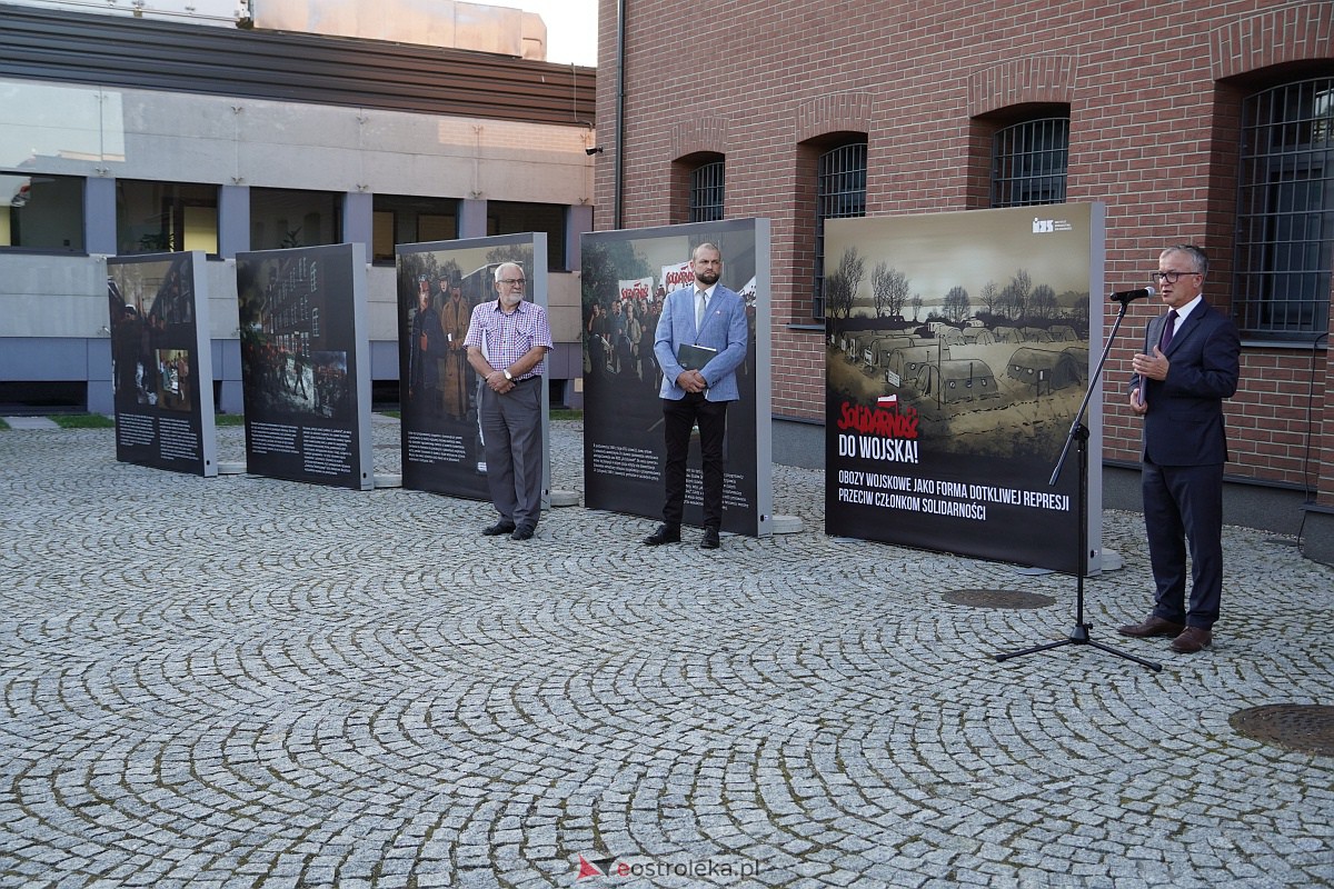 Otwarcie wystawy „Solidarność do wojska!” w Muzeum Żołnierzy Wyklętych [27.09.2023] - zdjęcie #5 - eOstroleka.pl