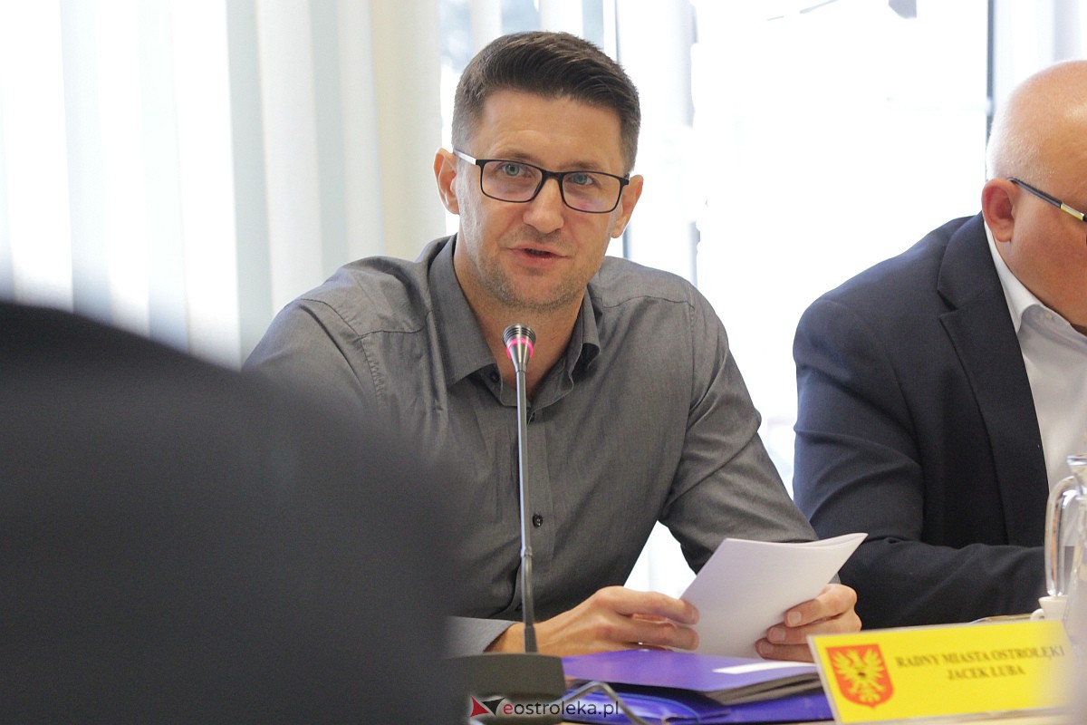 LXXXVII Zwyczajna Sesja Rady Miasta Ostrołęki [28.09.2023] - zdjęcie #6 - eOstroleka.pl