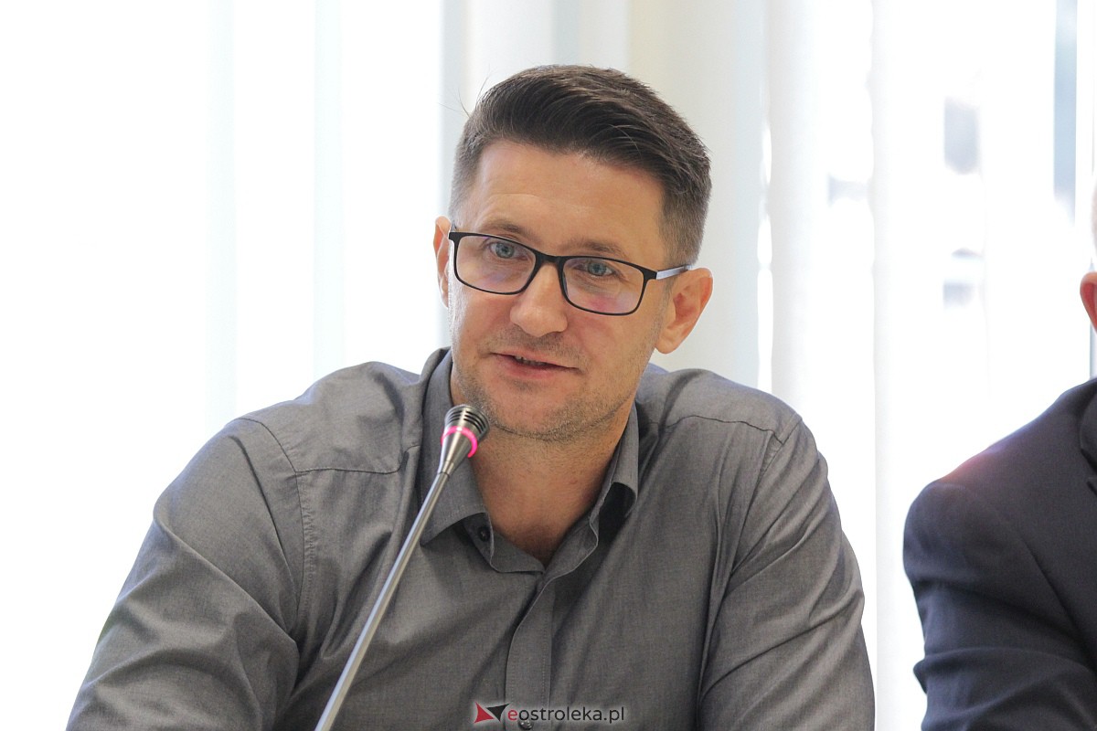LXXXVII Zwyczajna Sesja Rady Miasta Ostrołęki [28.09.2023] - zdjęcie #1 - eOstroleka.pl