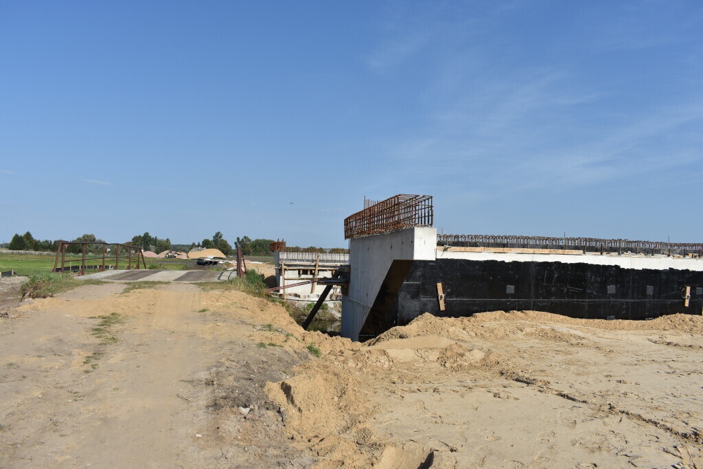 Budują się mosty na Orzu i Piasecznicy - zdjęcie #1 - eOstroleka.pl