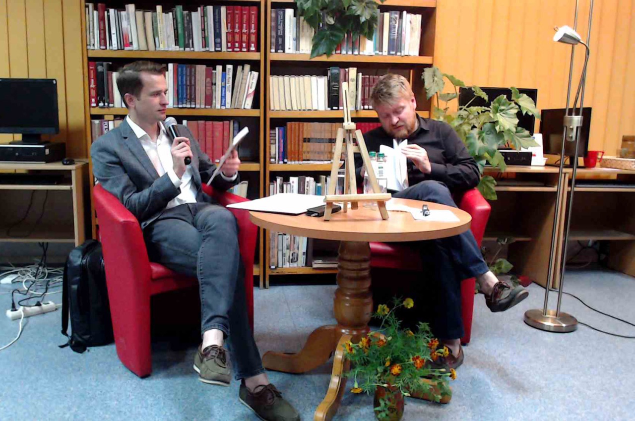 Spotkanie w Miejskiej Bibliotece Publicznej z dr. Michałem Ceglarkiem - zdjęcie #7 - eOstroleka.pl