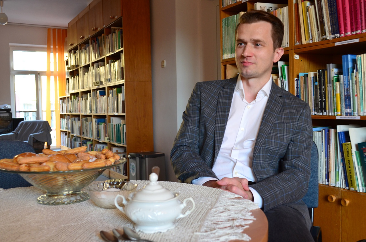 Spotkanie w Miejskiej Bibliotece Publicznej z dr. Michałem Ceglarkiem - zdjęcie #4 - eOstroleka.pl