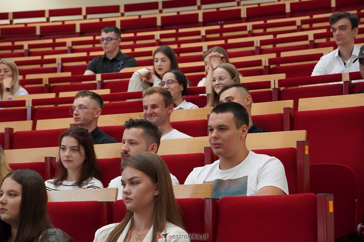 Inauguracja roku akademickiego 2023/2024 w ostrołęckim WSAP [29.09.2023] - zdjęcie #77 - eOstroleka.pl