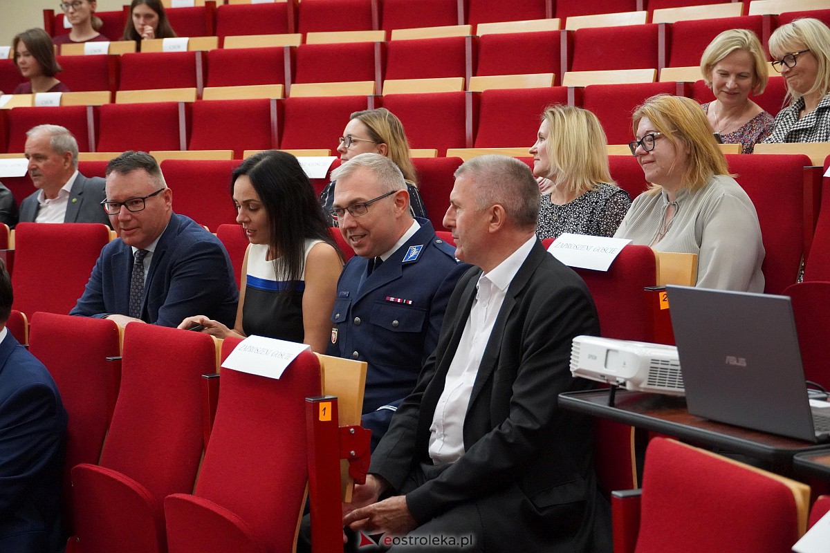 Inauguracja roku akademickiego 2023/2024 w ostrołęckim WSAP [29.09.2023] - zdjęcie #67 - eOstroleka.pl