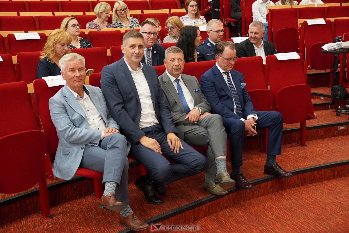 Inauguracja roku akademickiego 2023/2024 w ostrołęckim WSAP [29.09.2023] - zdjęcie #61 - eOstroleka.pl