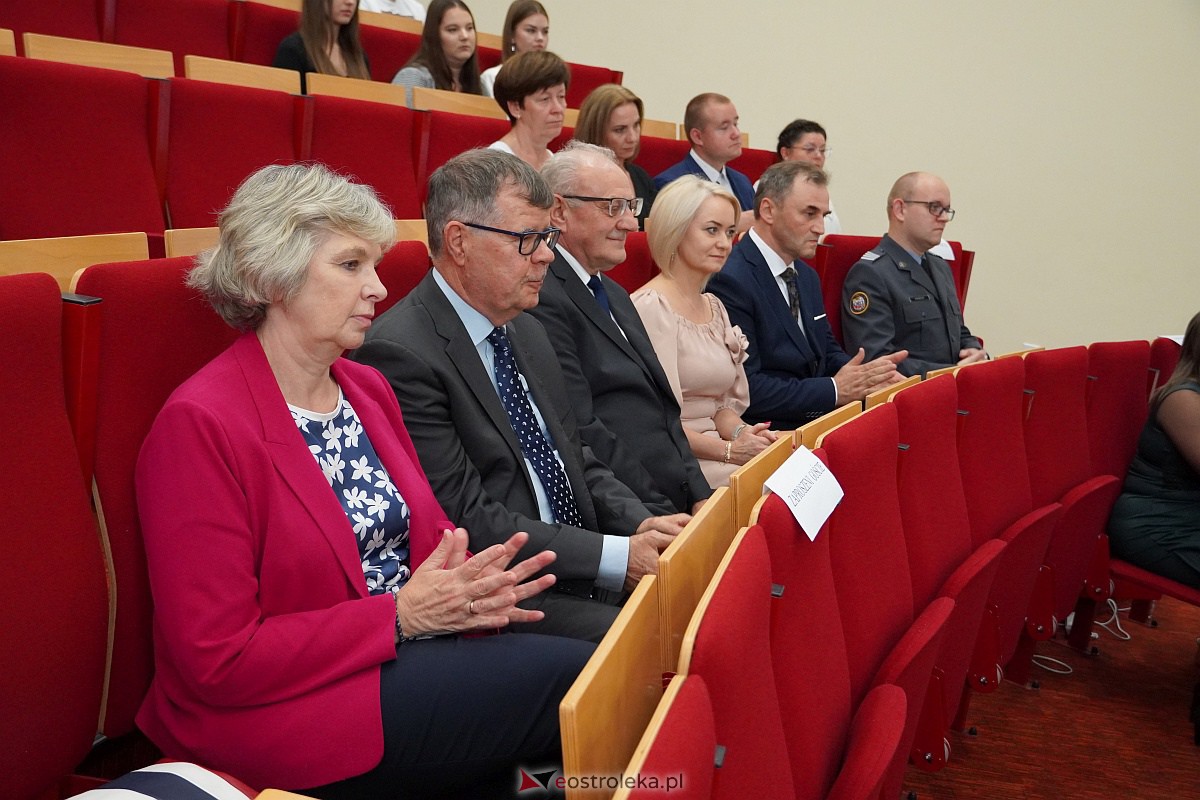Inauguracja roku akademickiego 2023/2024 w ostrołęckim WSAP [29.09.2023] - zdjęcie #38 - eOstroleka.pl