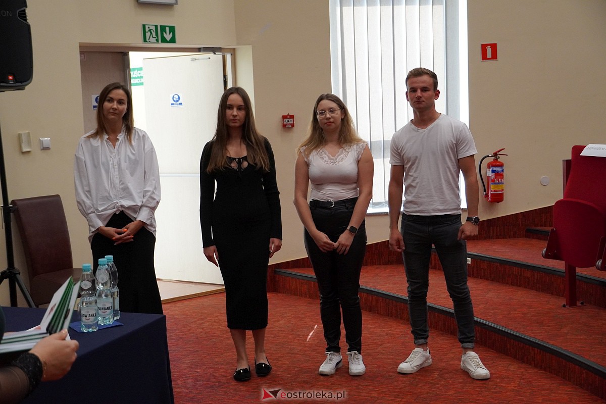 Inauguracja roku akademickiego 2023/2024 w ostrołęckim WSAP [29.09.2023] - zdjęcie #12 - eOstroleka.pl