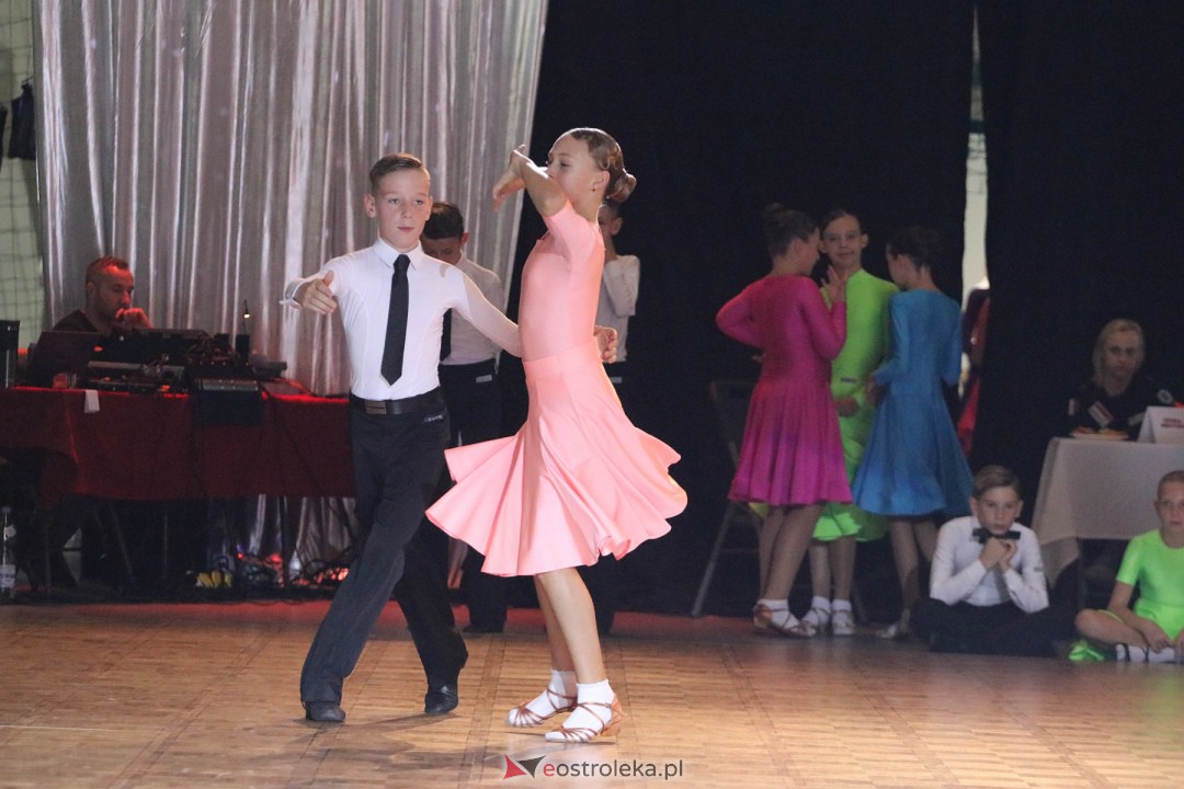 Turniej tańca O Złotą Podwiązkę [30.09.2023] - zdjęcie #31 - eOstroleka.pl