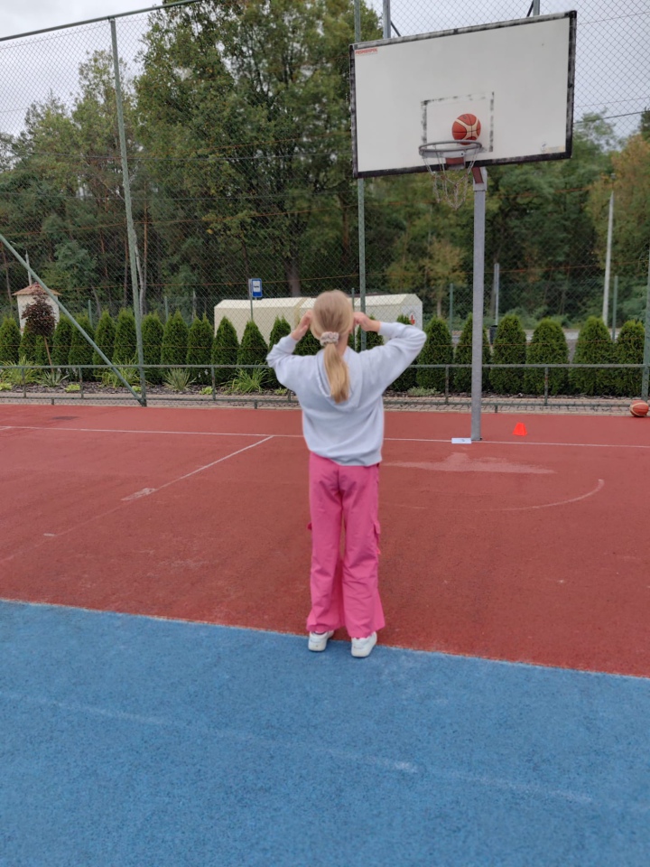 Piknik sportowy dla dzieci w Antoniach [30.09.2023] - zdjęcie #4 - eOstroleka.pl