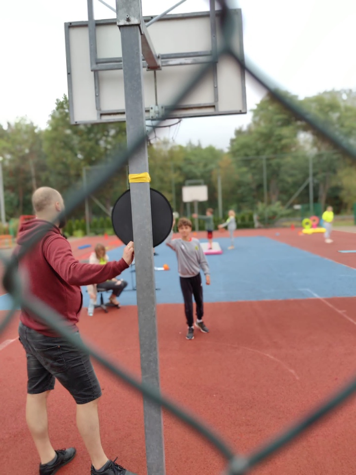 Piknik sportowy dla dzieci w Antoniach [30.09.2023] - zdjęcie #2 - eOstroleka.pl
