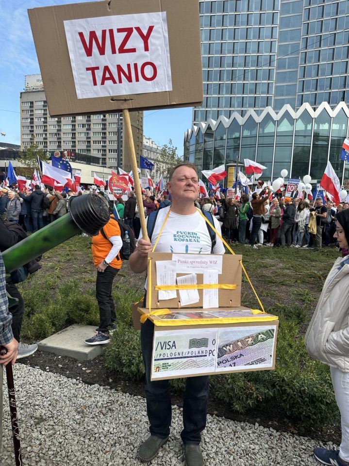 Marsz Miliona Serc 2023 [01.10.2023] - zdjęcie #24 - eOstroleka.pl