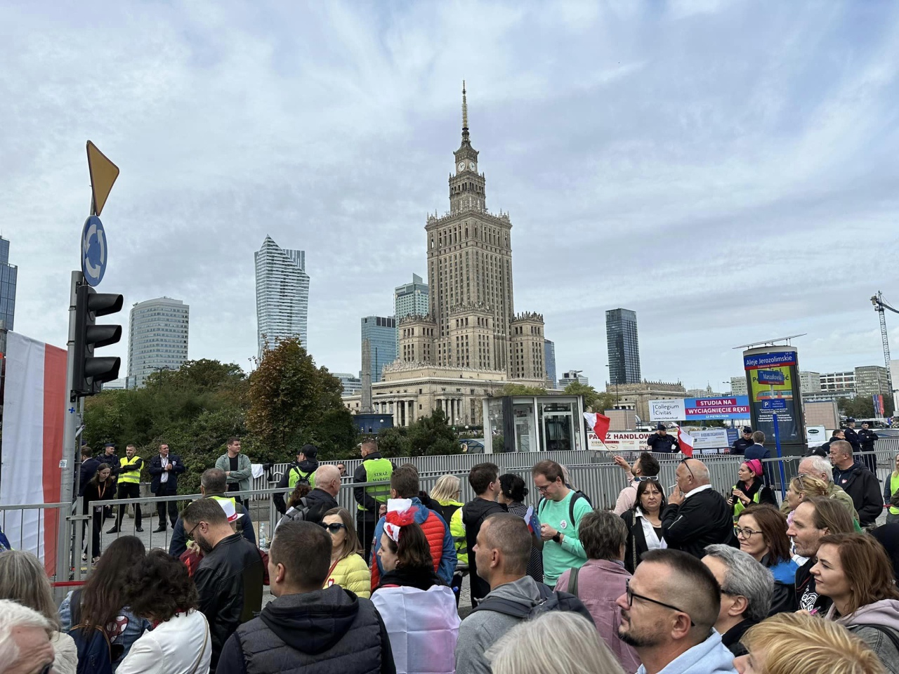 Marsz Miliona Serc 2023 [01.10.2023] - zdjęcie #27 - eOstroleka.pl