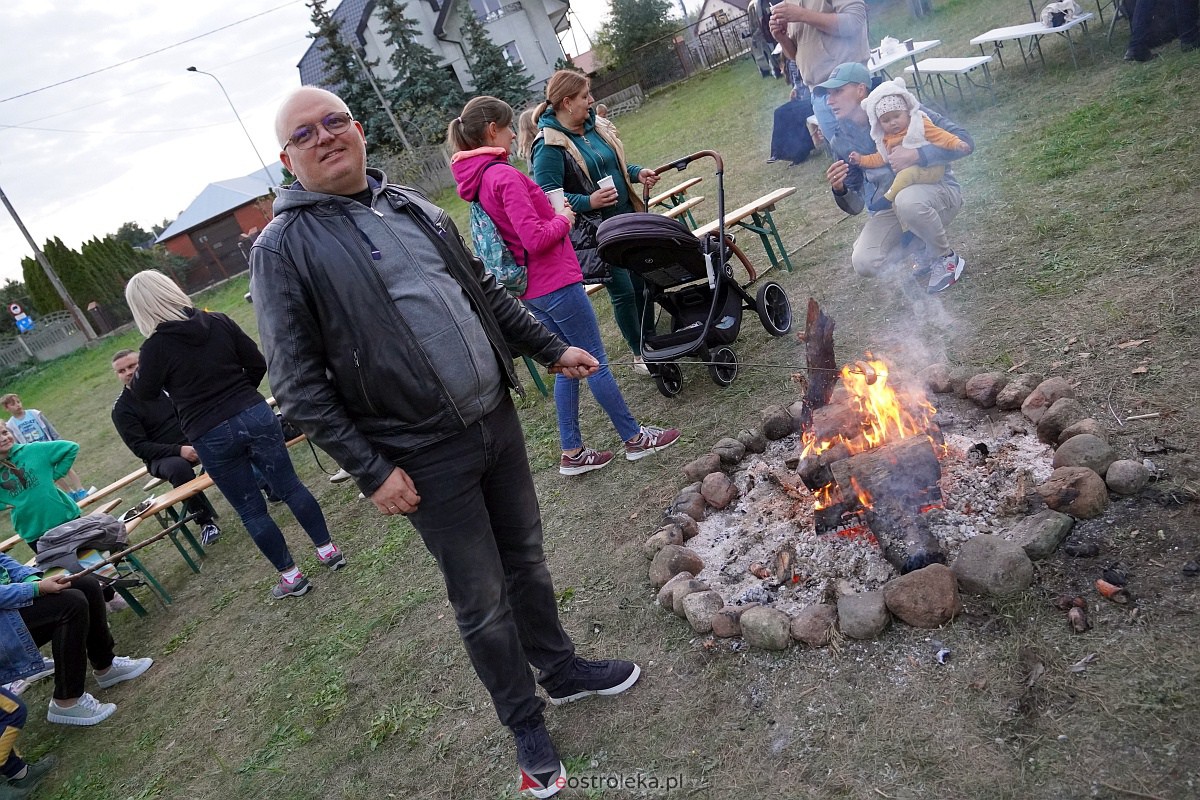 Powitanie jesieni na Osiedlu Łazek [2.10.2023] - zdjęcie #99 - eOstroleka.pl