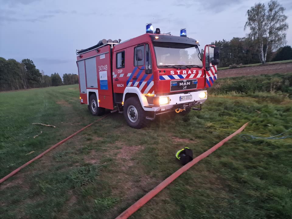 Pożar stodoły w miejscowości Krobia [02.10.2023] - zdjęcie #2 - eOstroleka.pl