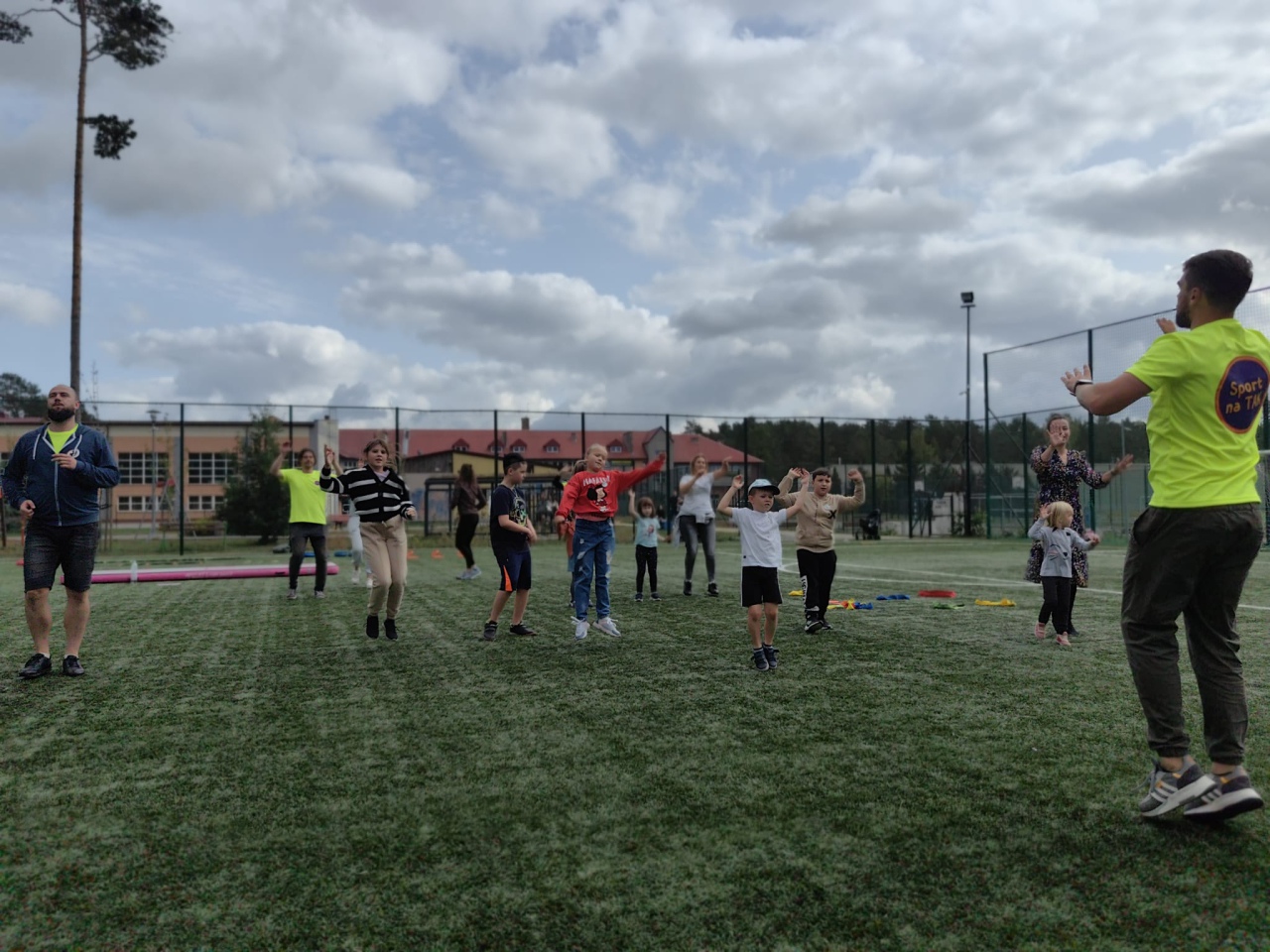 Kadzidło. Piknik sportowy dla dzieci i młodzieży z grą terenową [02.10.2023] - zdjęcie #16 - eOstroleka.pl