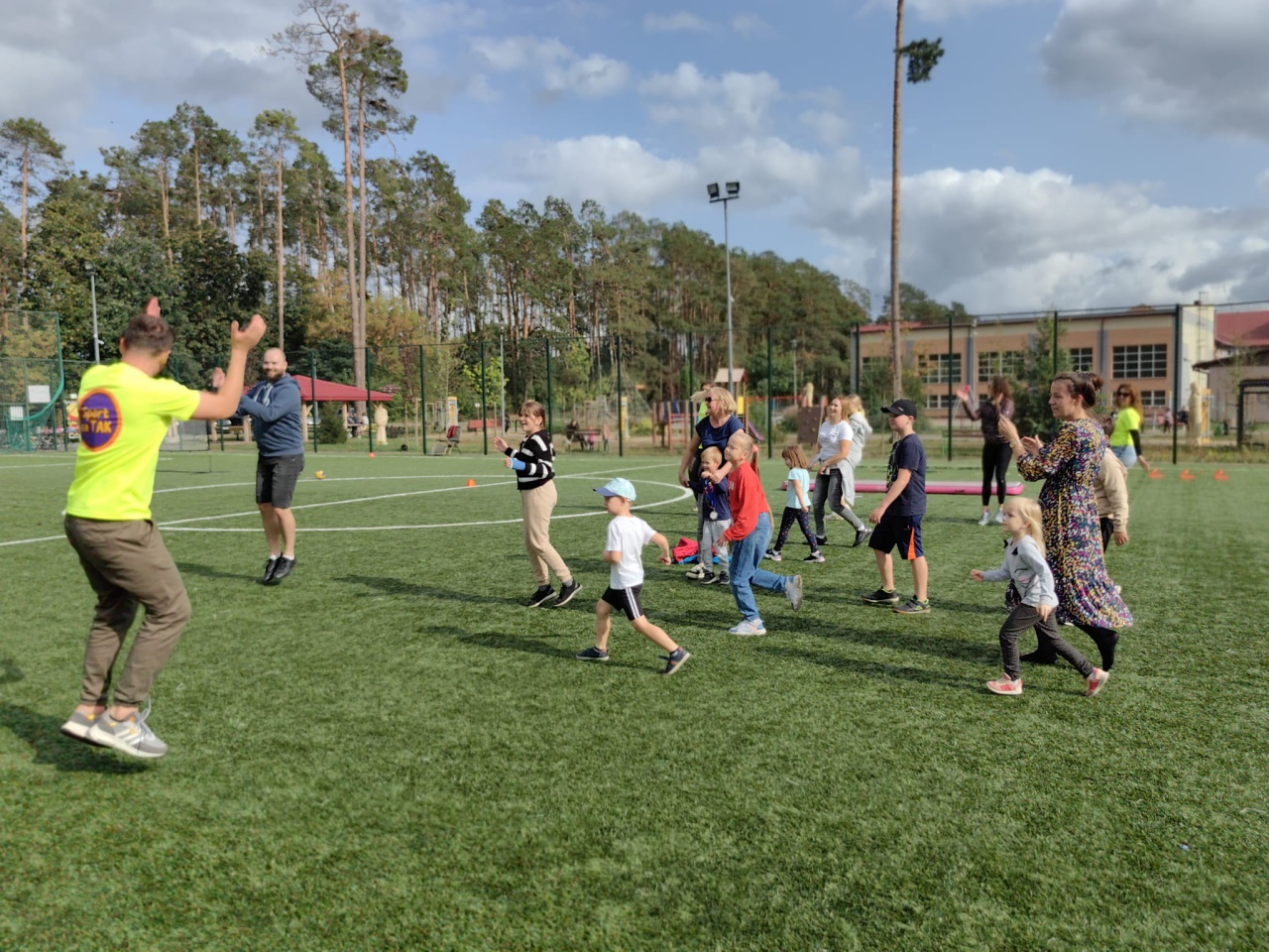 Kadzidło. Piknik sportowy dla dzieci i młodzieży z grą terenową [02.10.2023] - zdjęcie #14 - eOstroleka.pl