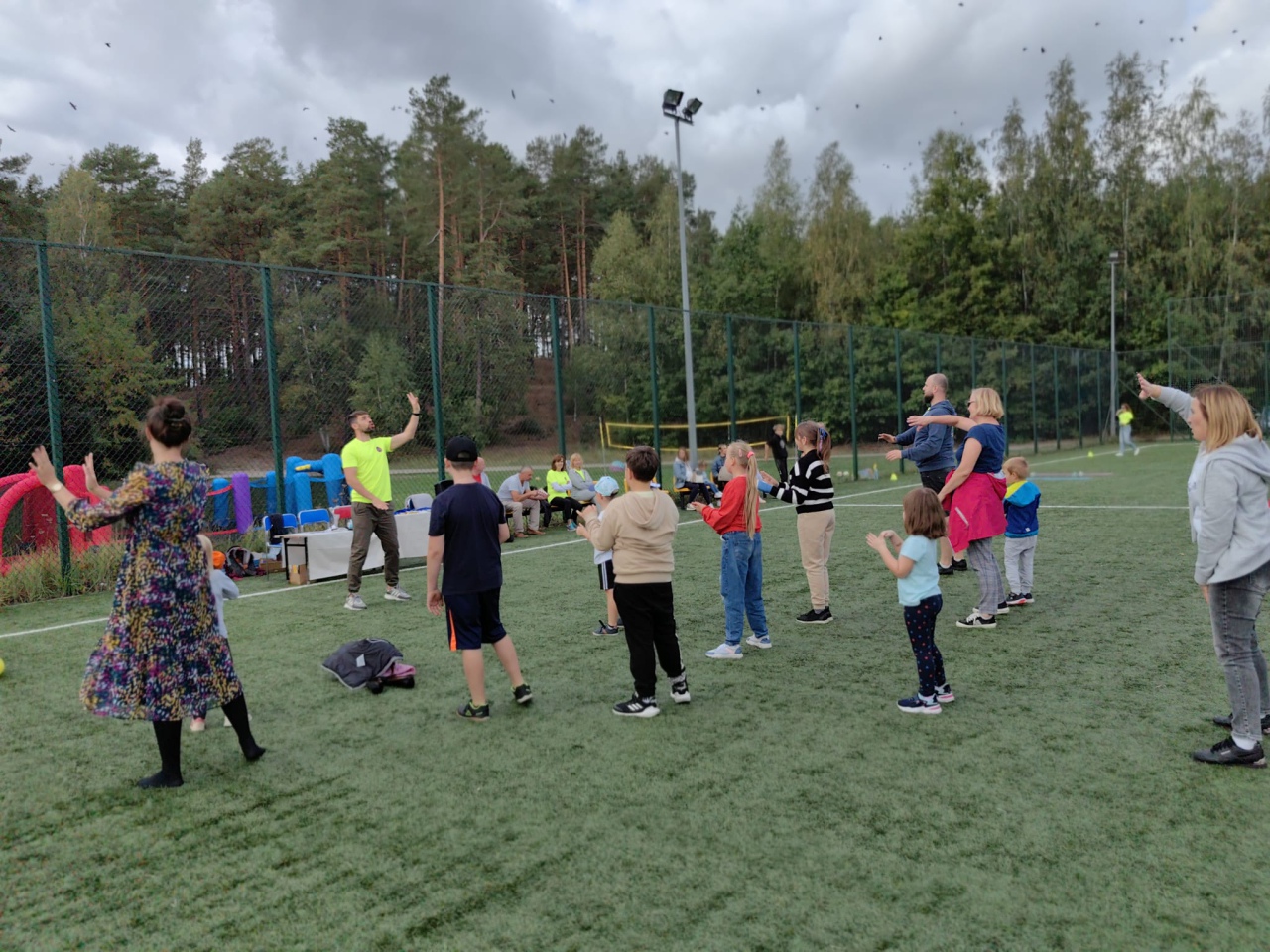 Kadzidło. Piknik sportowy dla dzieci i młodzieży z grą terenową [02.10.2023] - zdjęcie #12 - eOstroleka.pl