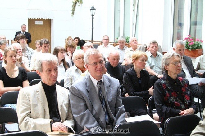 Sesja naukowa zorganizowana z okazji 180. rocznicy bitwy pod Ostrołęką 27.05.2011 - zdjęcie #15 - eOstroleka.pl
