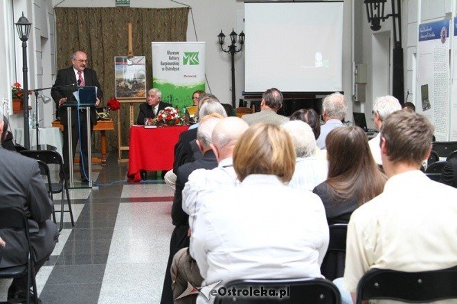 Sesja naukowa zorganizowana z okazji 180. rocznicy bitwy pod Ostrołęką 27.05.2011 - zdjęcie #16 - eOstroleka.pl