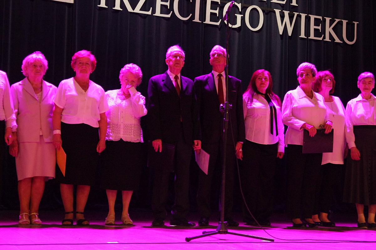 Inauguracja roku akademickiego 2023/24 Ostrołęckiego Uniwersytetu Trzeciego Wieku [04.10.2023] - zdjęcie #55 - eOstroleka.pl