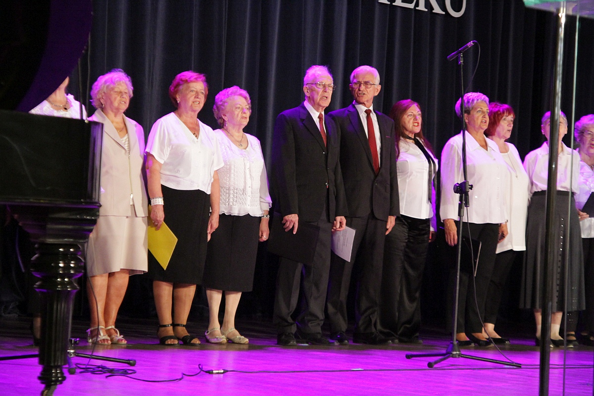Inauguracja roku akademickiego 2023/24 Ostrołęckiego Uniwersytetu Trzeciego Wieku [04.10.2023] - zdjęcie #51 - eOstroleka.pl