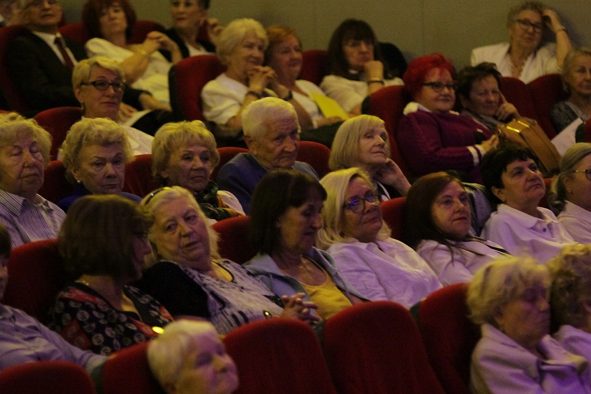 Inauguracja roku akademickiego 2023/24 Ostrołęckiego Uniwersytetu Trzeciego Wieku [04.10.2023] - zdjęcie #26 - eOstroleka.pl