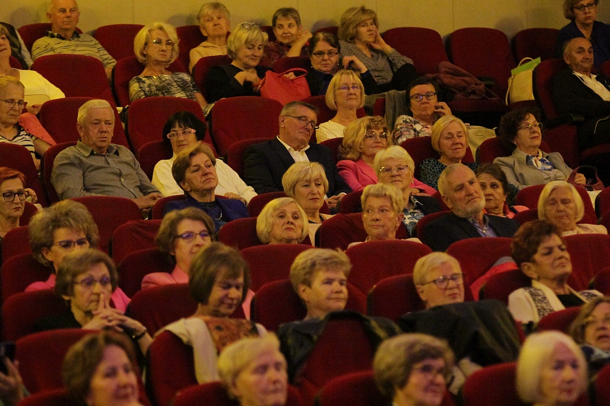 Inauguracja roku akademickiego 2023/24 Ostrołęckiego Uniwersytetu Trzeciego Wieku [04.10.2023] - zdjęcie #21 - eOstroleka.pl