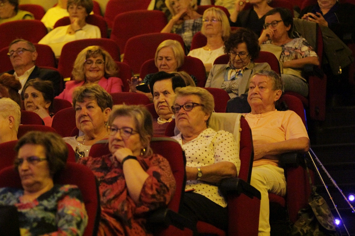 Inauguracja roku akademickiego 2023/24 Ostrołęckiego Uniwersytetu Trzeciego Wieku [04.10.2023] - zdjęcie #8 - eOstroleka.pl