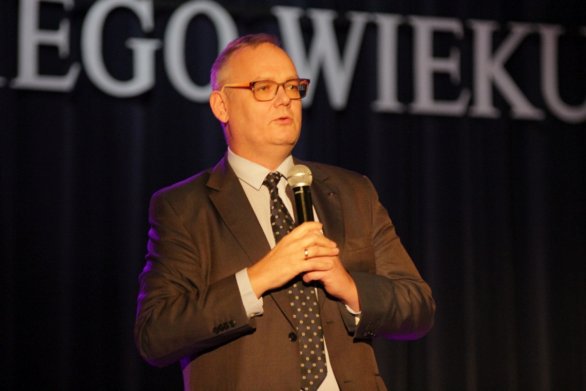 Inauguracja roku akademickiego 2023/24 Ostrołęckiego Uniwersytetu Trzeciego Wieku [04.10.2023] - zdjęcie #2 - eOstroleka.pl