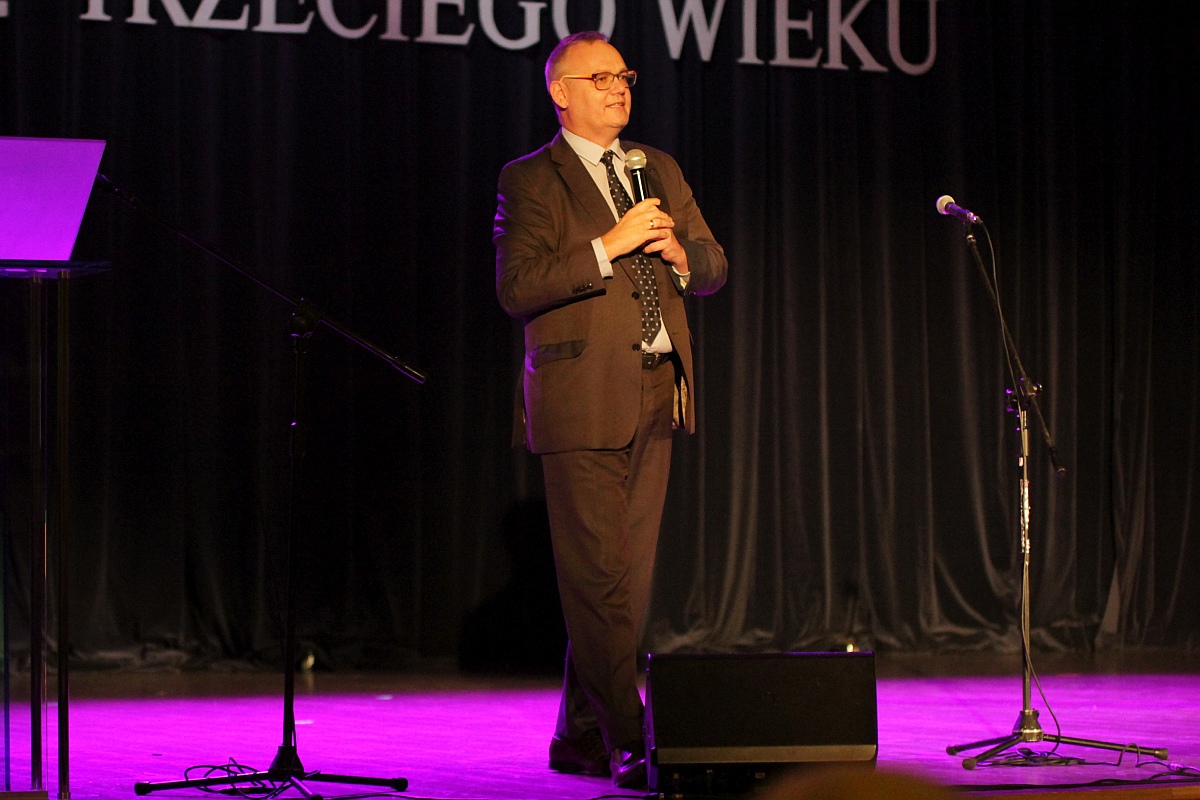 Inauguracja roku akademickiego 2023/24 Ostrołęckiego Uniwersytetu Trzeciego Wieku [04.10.2023] - zdjęcie #1 - eOstroleka.pl