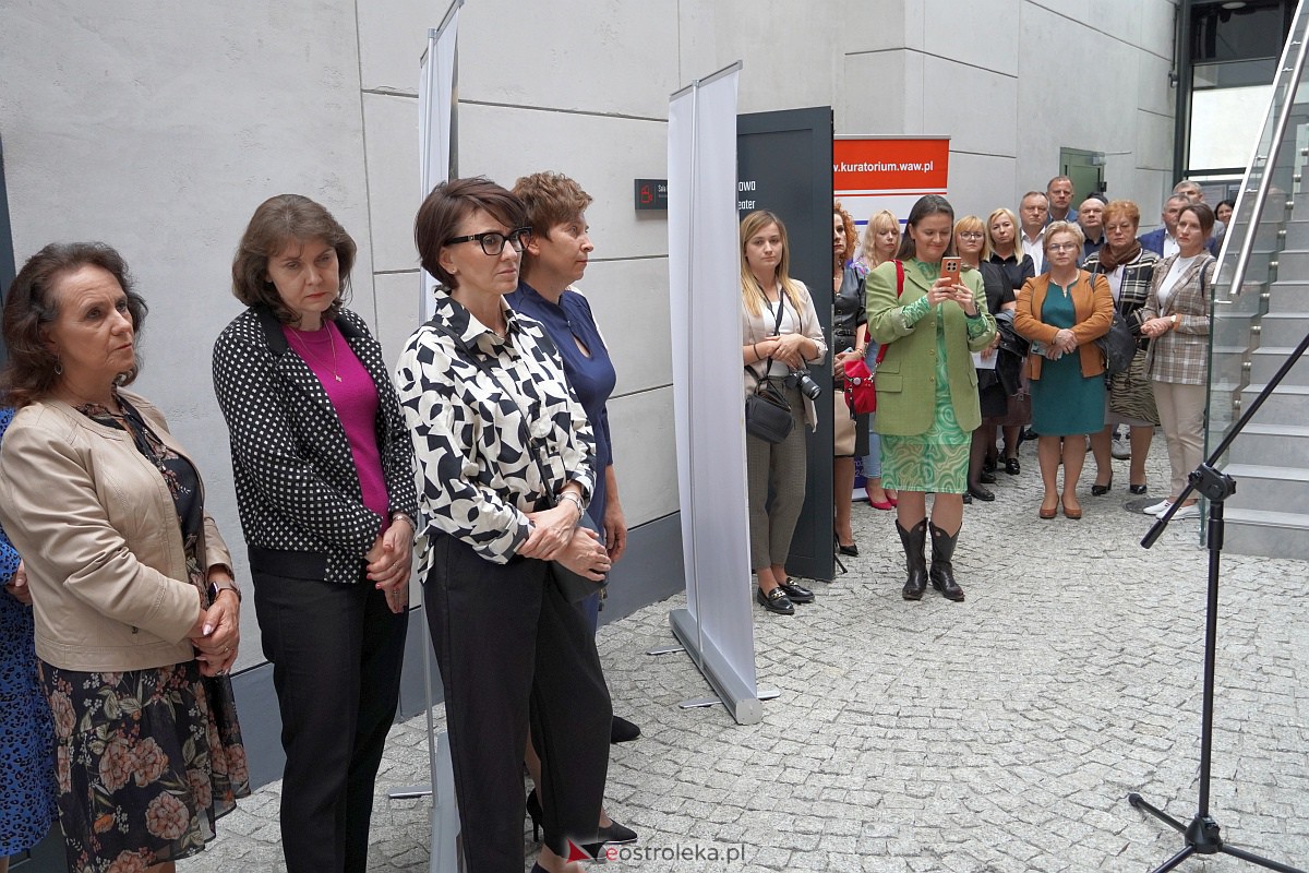 Otwarcie wystawy „Śmierć za człowieczeństwo. Rodzina Ulmów” i widowisko słowno-muzyczne pt.: „Kto ratuje jedno życie - ratuje cały świat” w MŻW [4.10.2023] - zdjęcie #56 - eOstroleka.pl