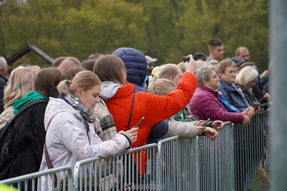 Top Girls i Zenek Martyniuk na Plaży Miejskiej w Ostrołęce [6.10.2023] - zdjęcie #73 - eOstroleka.pl