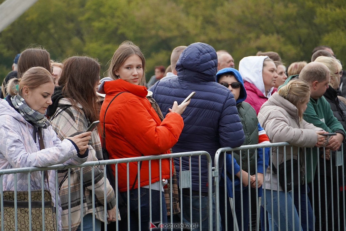 Top Girls i Zenek Martyniuk na Plaży Miejskiej w Ostrołęce [6.10.2023] - zdjęcie #71 - eOstroleka.pl
