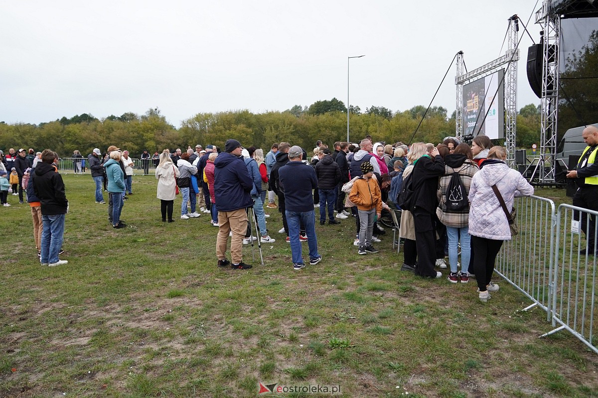 Top Girls i Zenek Martyniuk na Plaży Miejskiej w Ostrołęce [6.10.2023] - zdjęcie #62 - eOstroleka.pl