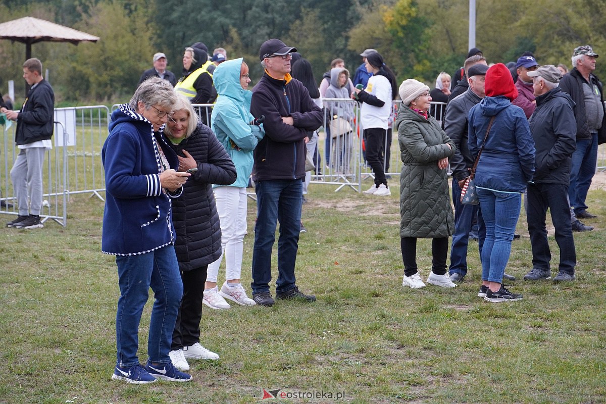 Top Girls i Zenek Martyniuk na Plaży Miejskiej w Ostrołęce [6.10.2023] - zdjęcie #58 - eOstroleka.pl