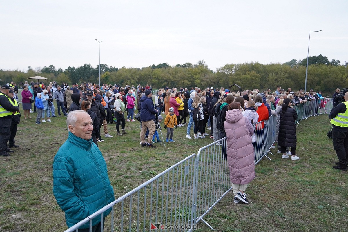 Top Girls i Zenek Martyniuk na Plaży Miejskiej w Ostrołęce [6.10.2023] - zdjęcie #47 - eOstroleka.pl