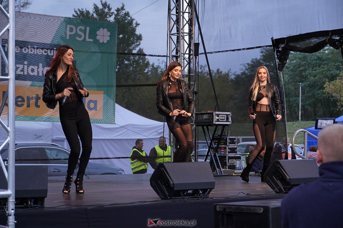 Top Girls i Zenek Martyniuk na Plaży Miejskiej w Ostrołęce [6.10.2023] - zdjęcie #35 - eOstroleka.pl