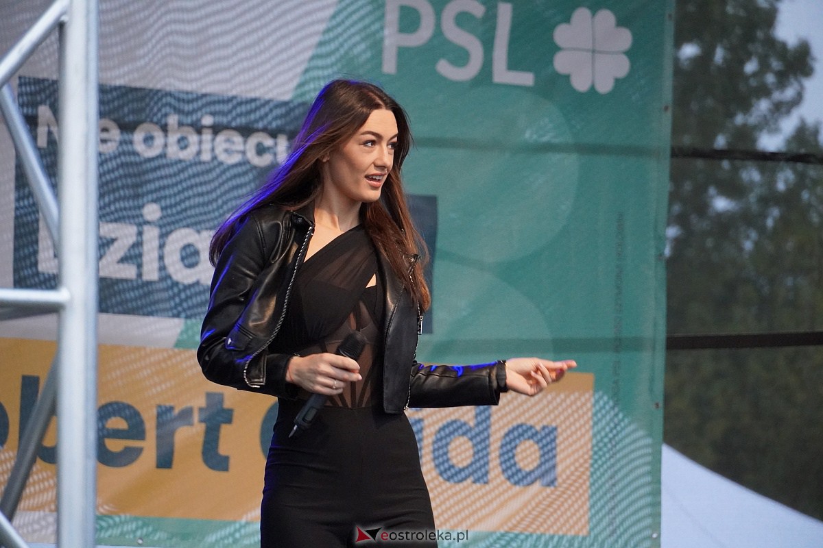 Top Girls i Zenek Martyniuk na Plaży Miejskiej w Ostrołęce [6.10.2023] - zdjęcie #33 - eOstroleka.pl